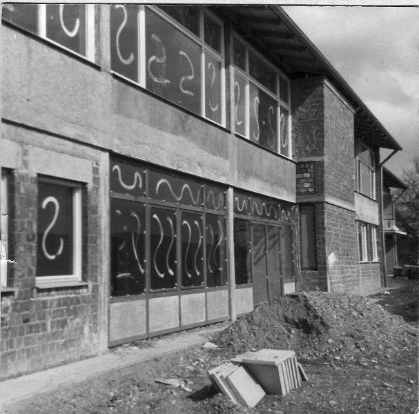 Schulhaus im April 1965.jpg